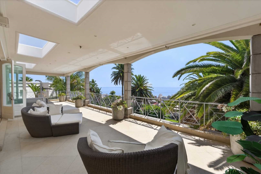 5 Bedroom Property for Sale in Fresnaye Western Cape